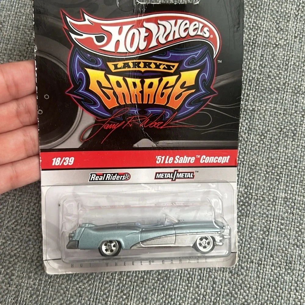 2009 Hot wheels bundle three Larry’s Garage Real Riders